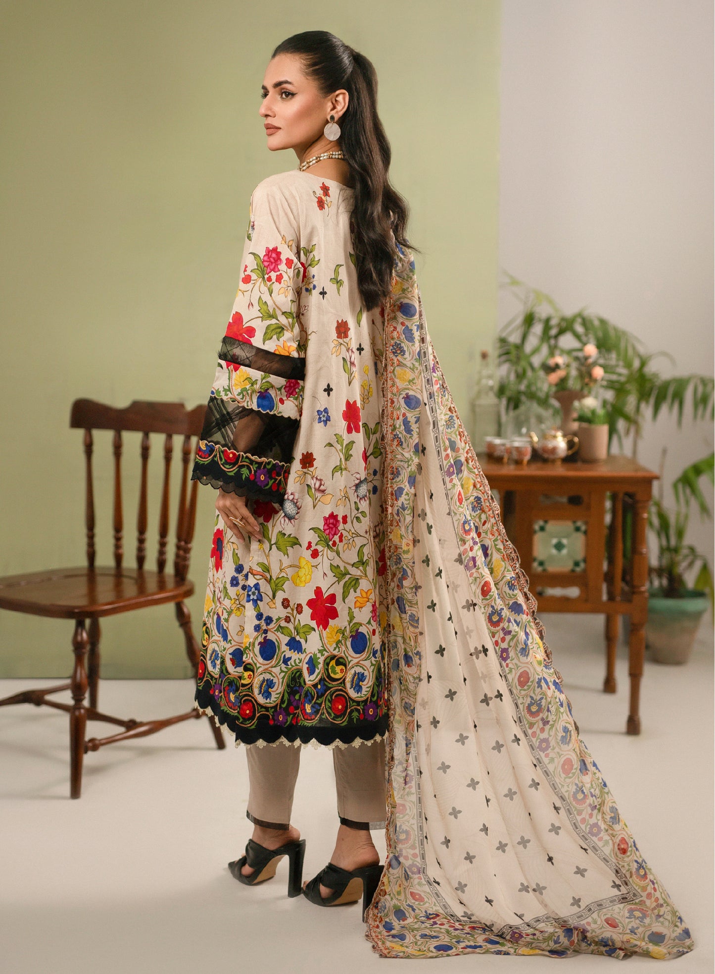 Hania Luxury Lawn Embroidered Unstitched 3 Piece