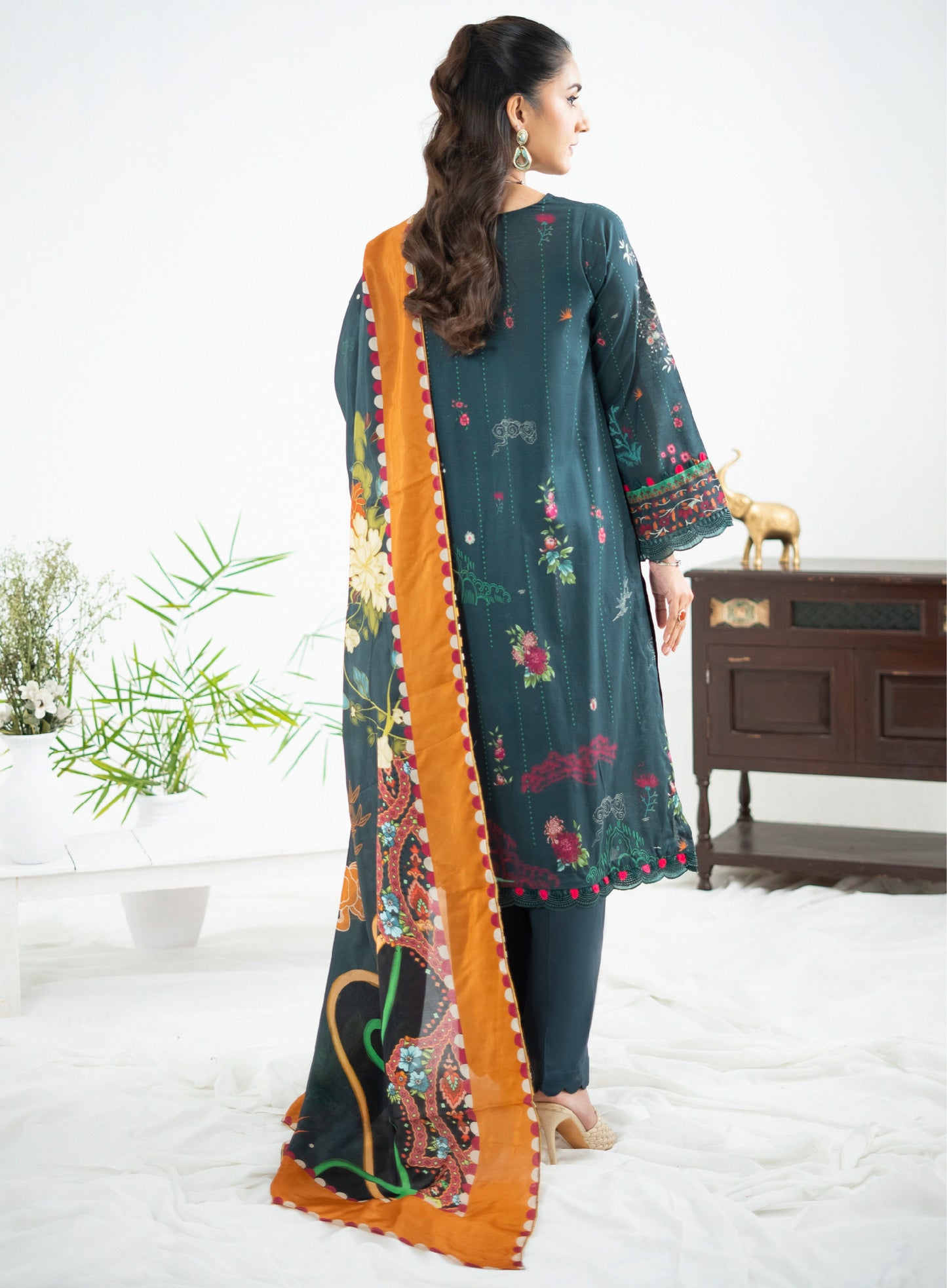 Lalam Luxury Lawn Embroidered Unstitched 3 Piece