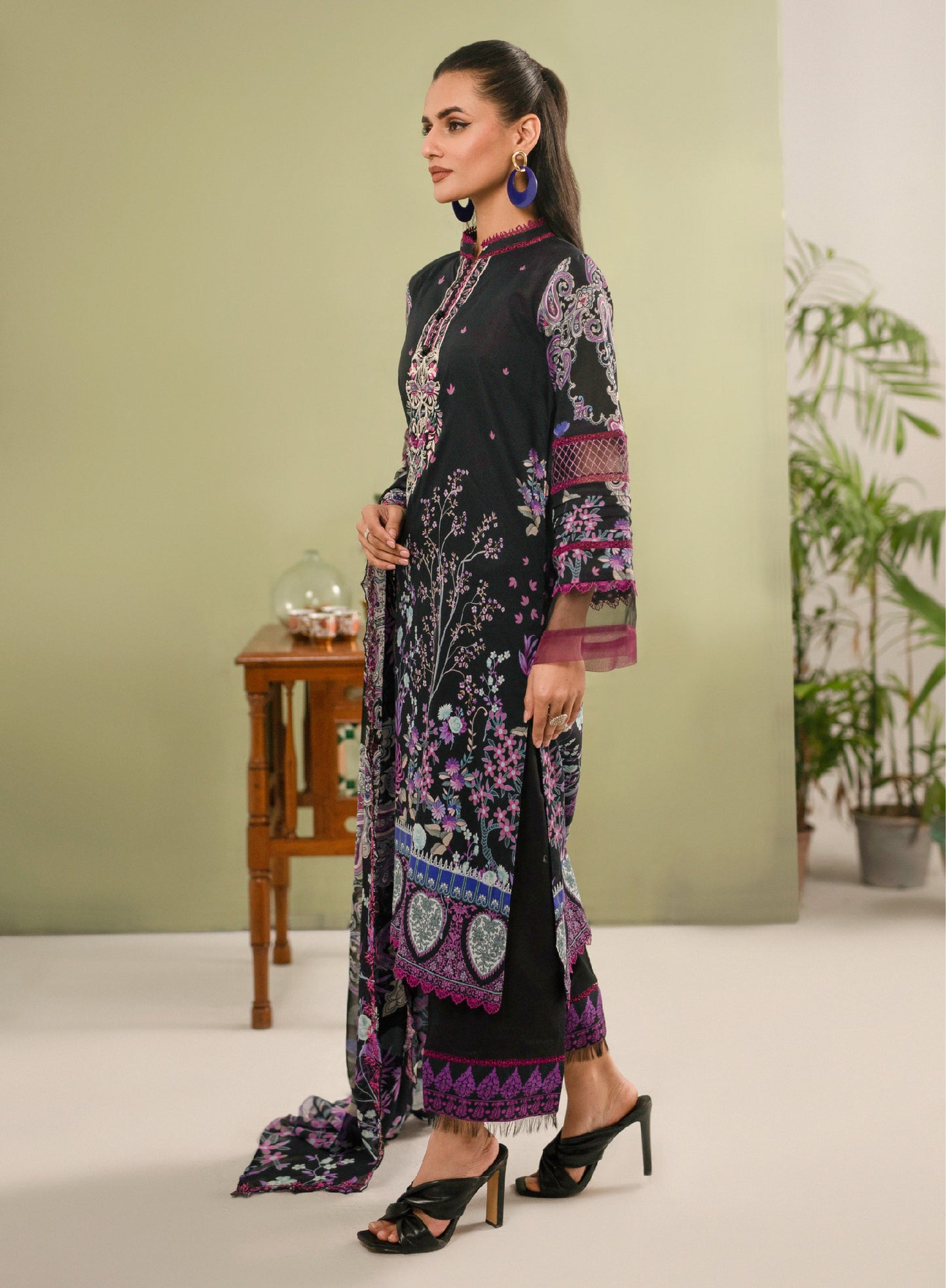 Hania Luxury Lawn Embroidered Unstitched 3 Piece