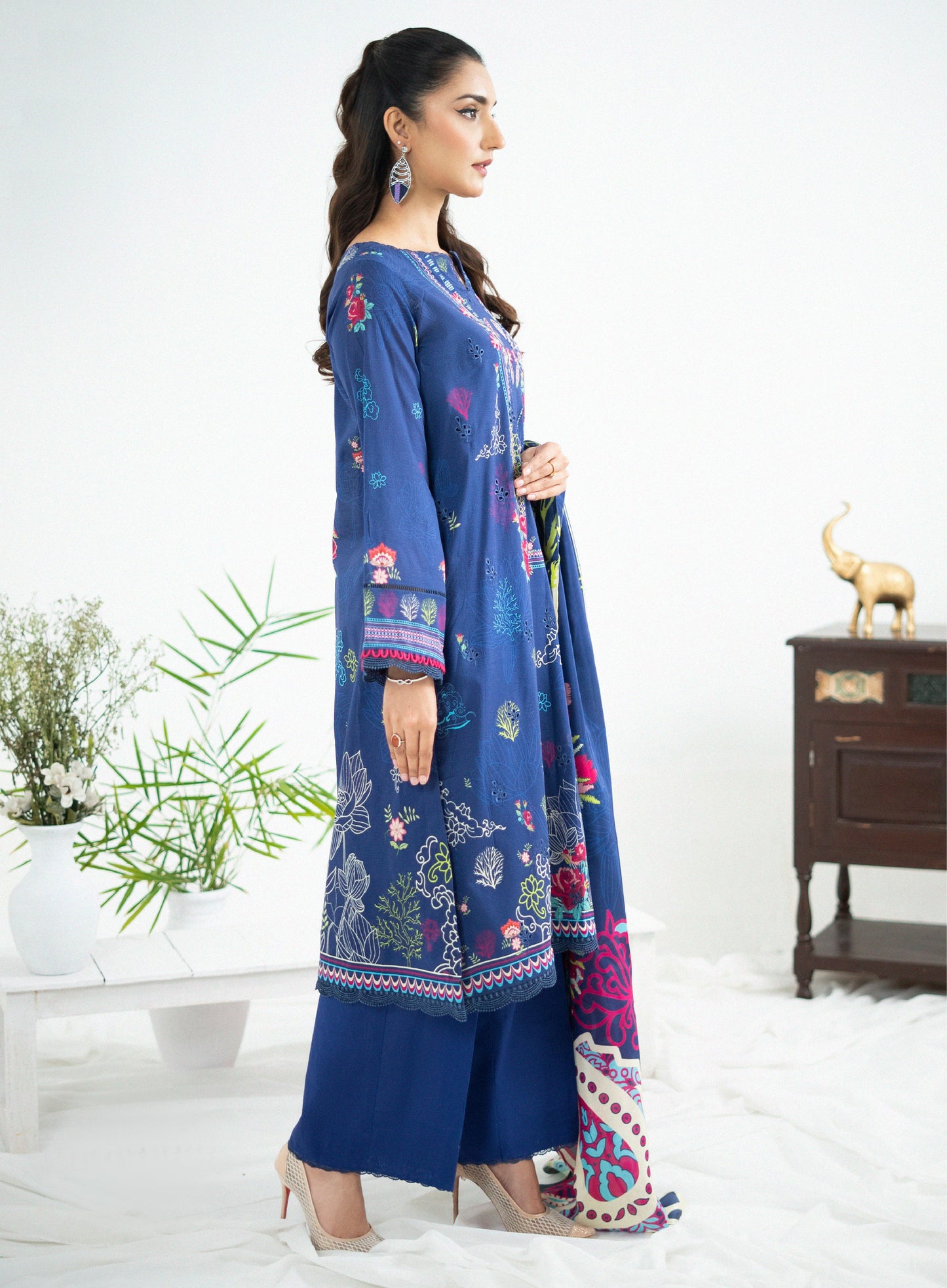 Lalam Luxury Lawn Embroidered Unstitched 3 Piece