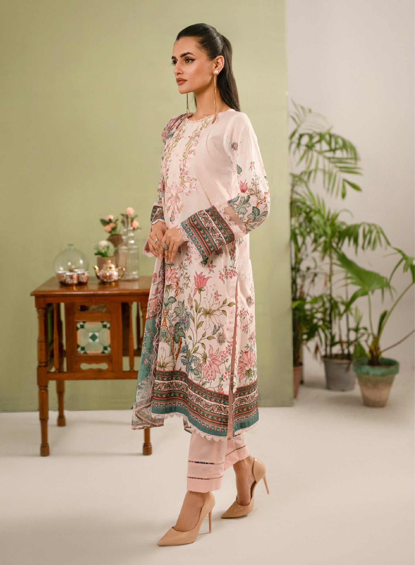 Hania Luxury Lawn Embroidered Unstitched 3 Piece